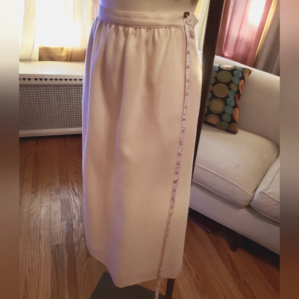 Vintage Jones New York Cream Wool skirt 12